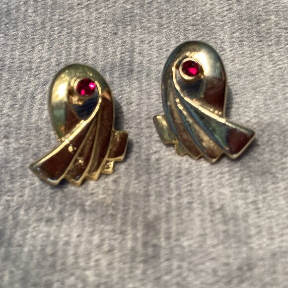 Vintage Gold Plate & Red Crystal Post Earrings - Picture 2 of 5